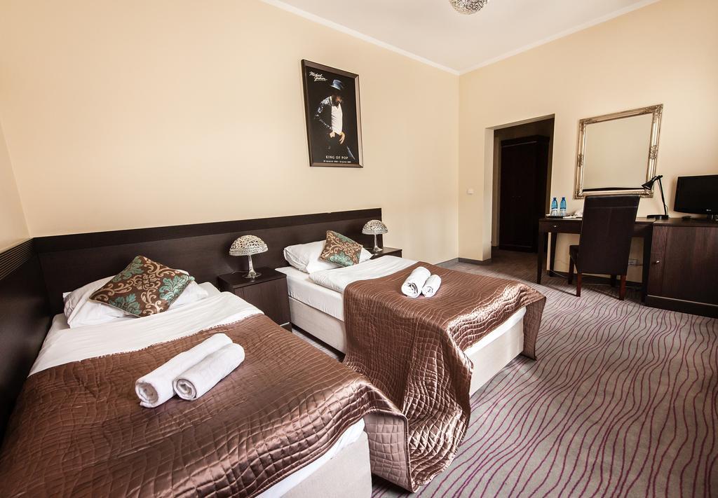 פלוק Hotel Willa Adriana מראה חיצוני תמונה