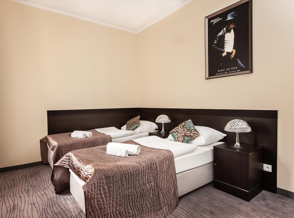 פלוק Hotel Willa Adriana מראה חיצוני תמונה
