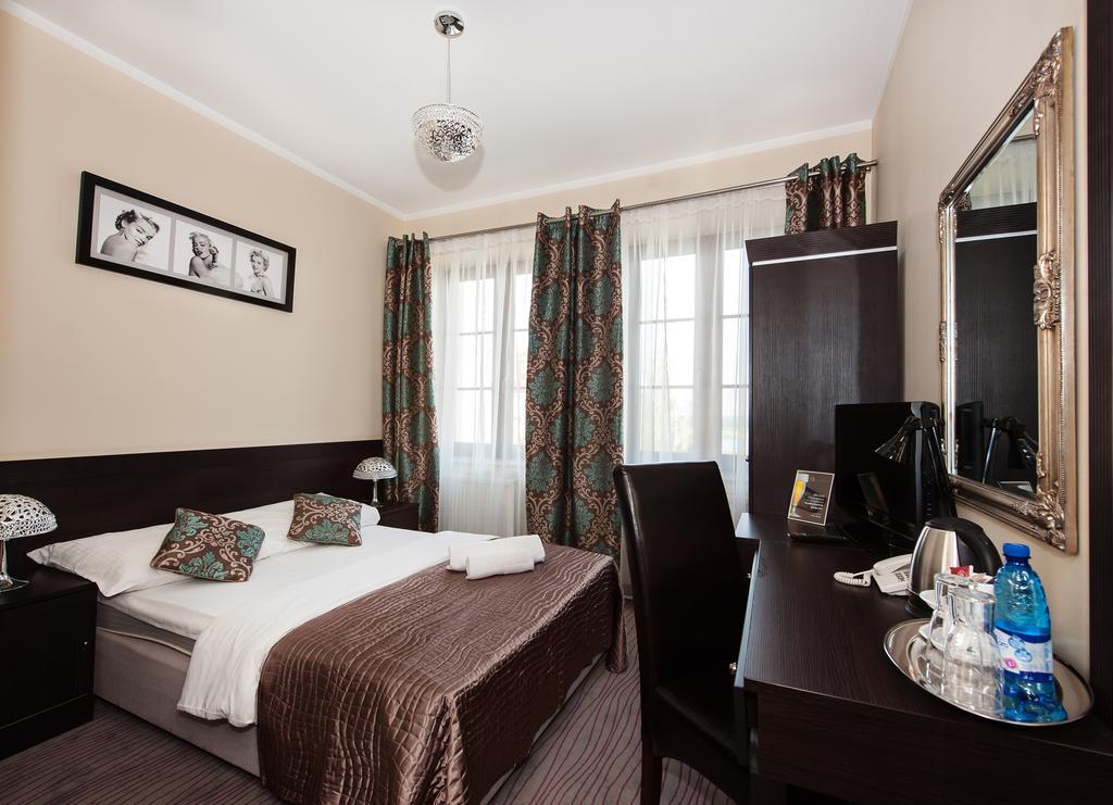 פלוק Hotel Willa Adriana מראה חיצוני תמונה